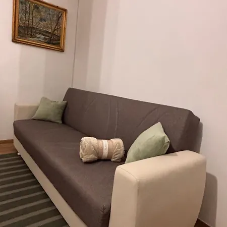 Apartment De Chri House